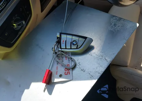 2020 BMW X3 Sdrive30I z USA, uszkodzony, nr VIN 5UXTY3C04LLU72139